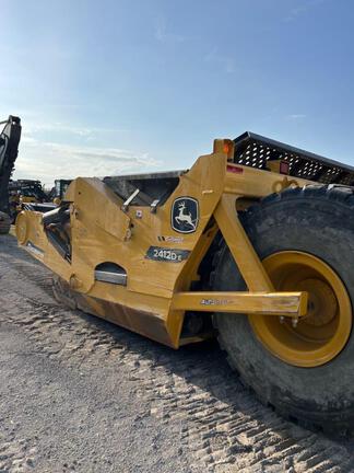 Photo of a 2023 John Deere 2412DE
