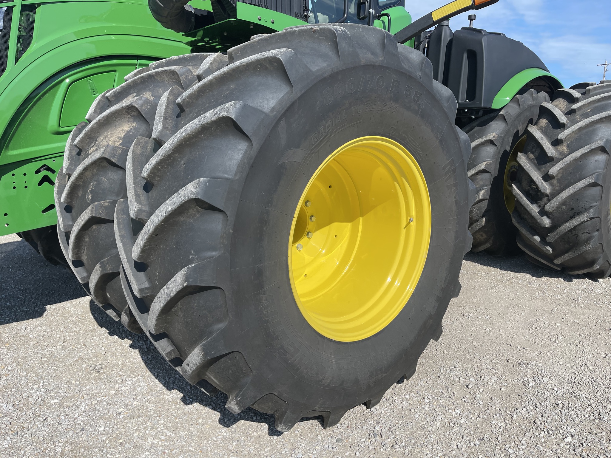  2021 John Deere 9520R at Heritage Tractor in Brimfield, IL