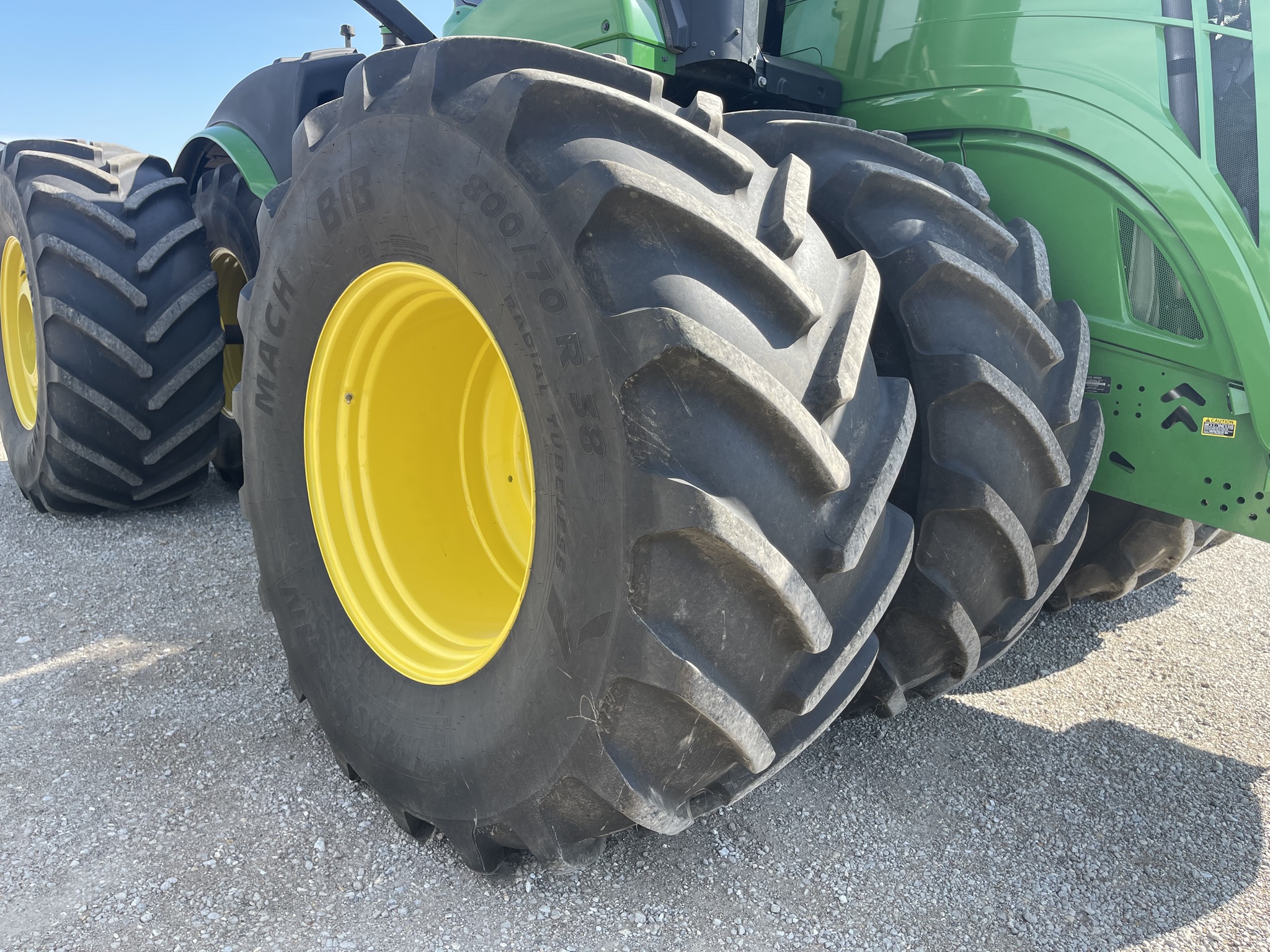  2021 John Deere 9520R at Heritage Tractor in Brimfield, IL
