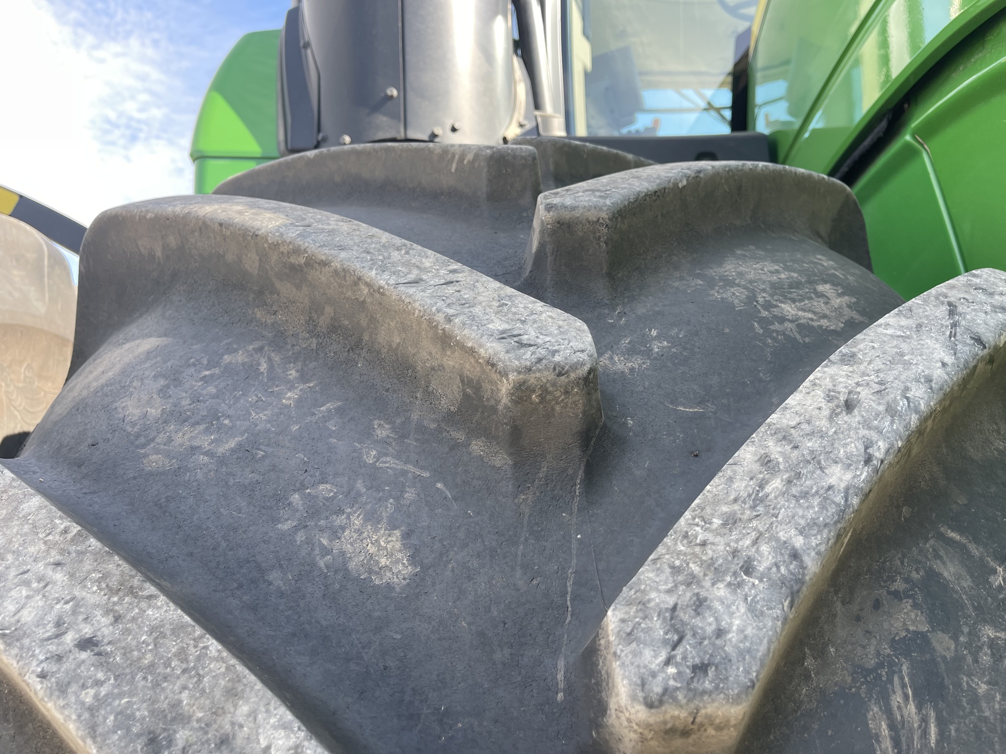  2021 John Deere 9520R at Heritage Tractor in Brimfield, IL