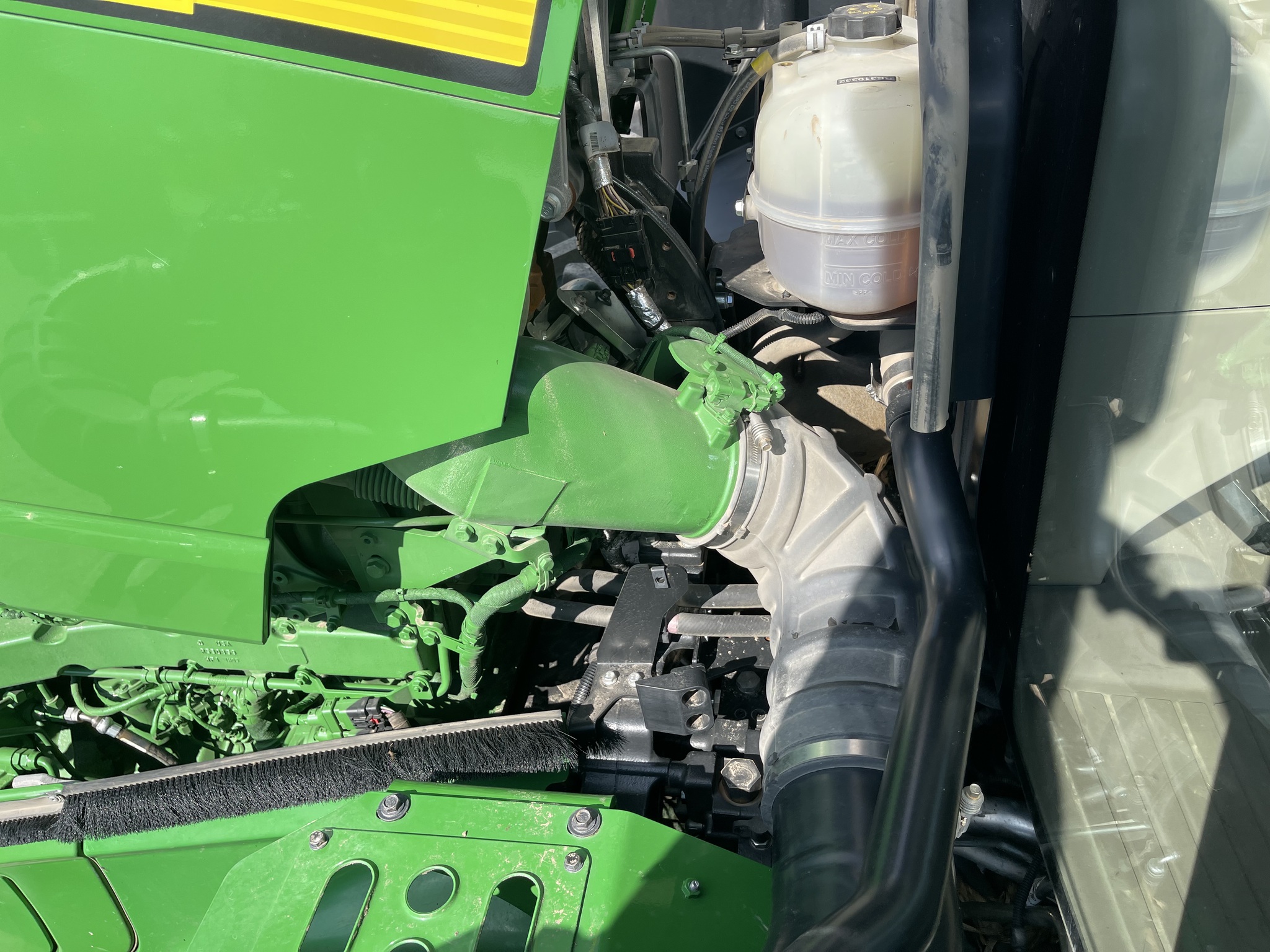  2021 John Deere 9520R at Heritage Tractor in Brimfield, IL