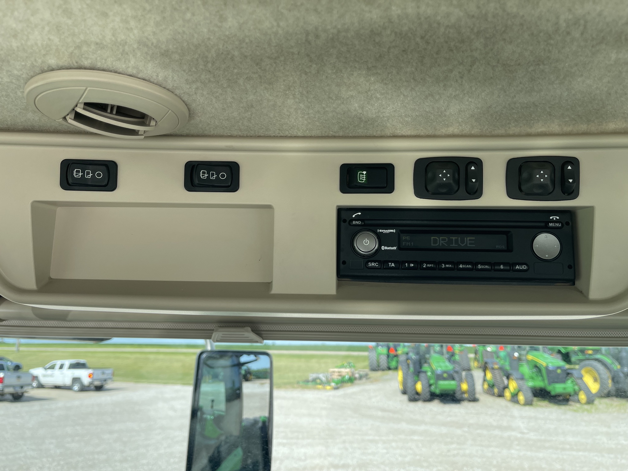  2021 John Deere 9520R at Heritage Tractor in Brimfield, IL
