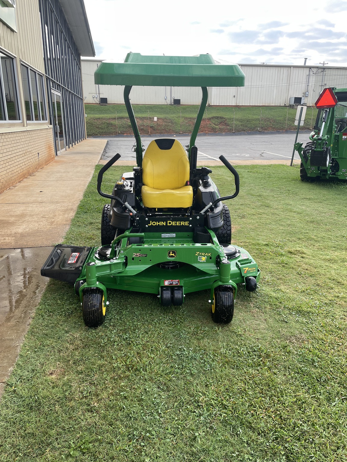 2022 John Deere Z930M Image 1