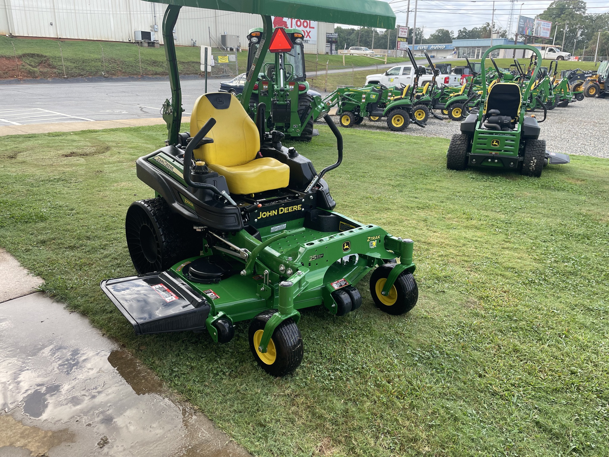 2022 John Deere Z930M Image 2