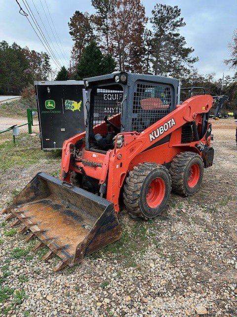 2017 Kubota SSV75 Image 3