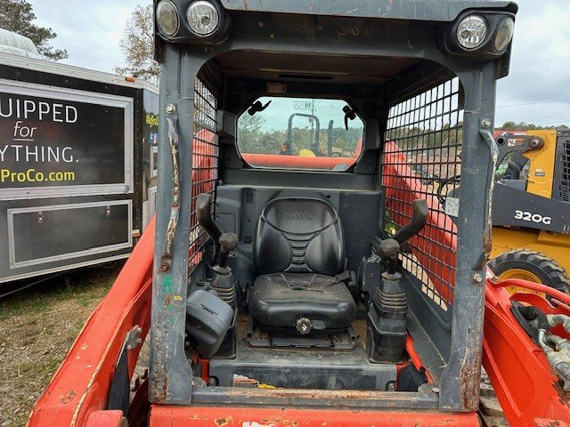 2017 Kubota SSV75 Image 2