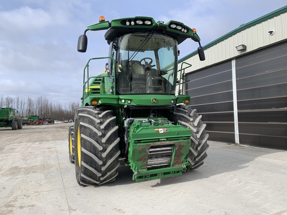 2018 John Deere 8300 thumbnail 2