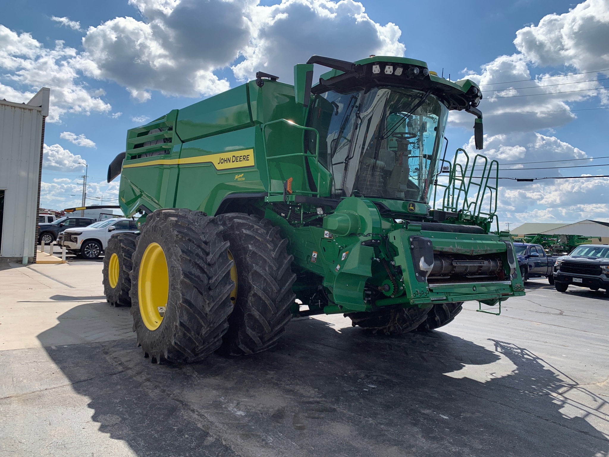  2023 John Deere X9 1000 at Heritage Tractor in Lamar, MO