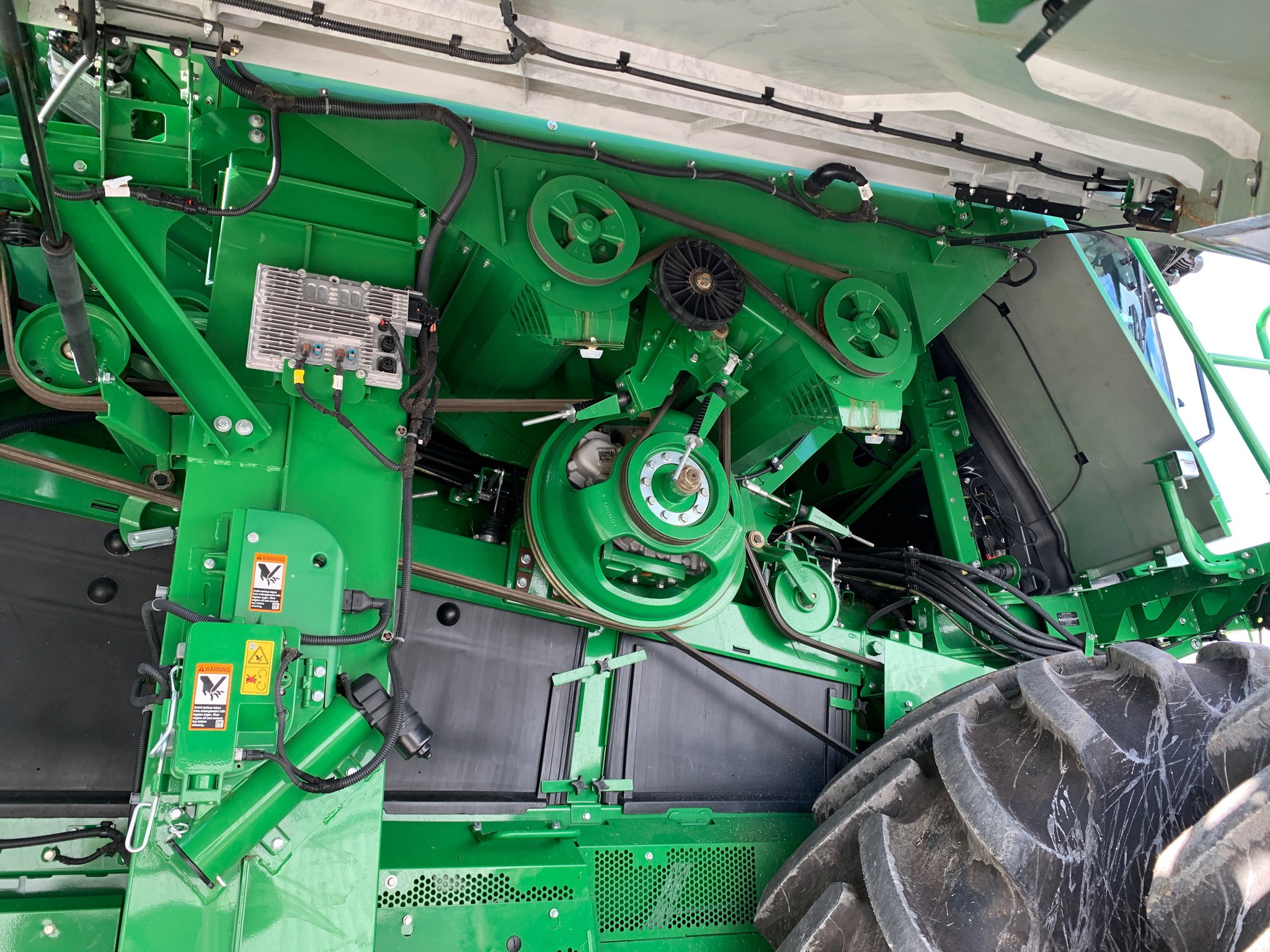  2023 John Deere X9 1000 at Heritage Tractor in Lamar, MO