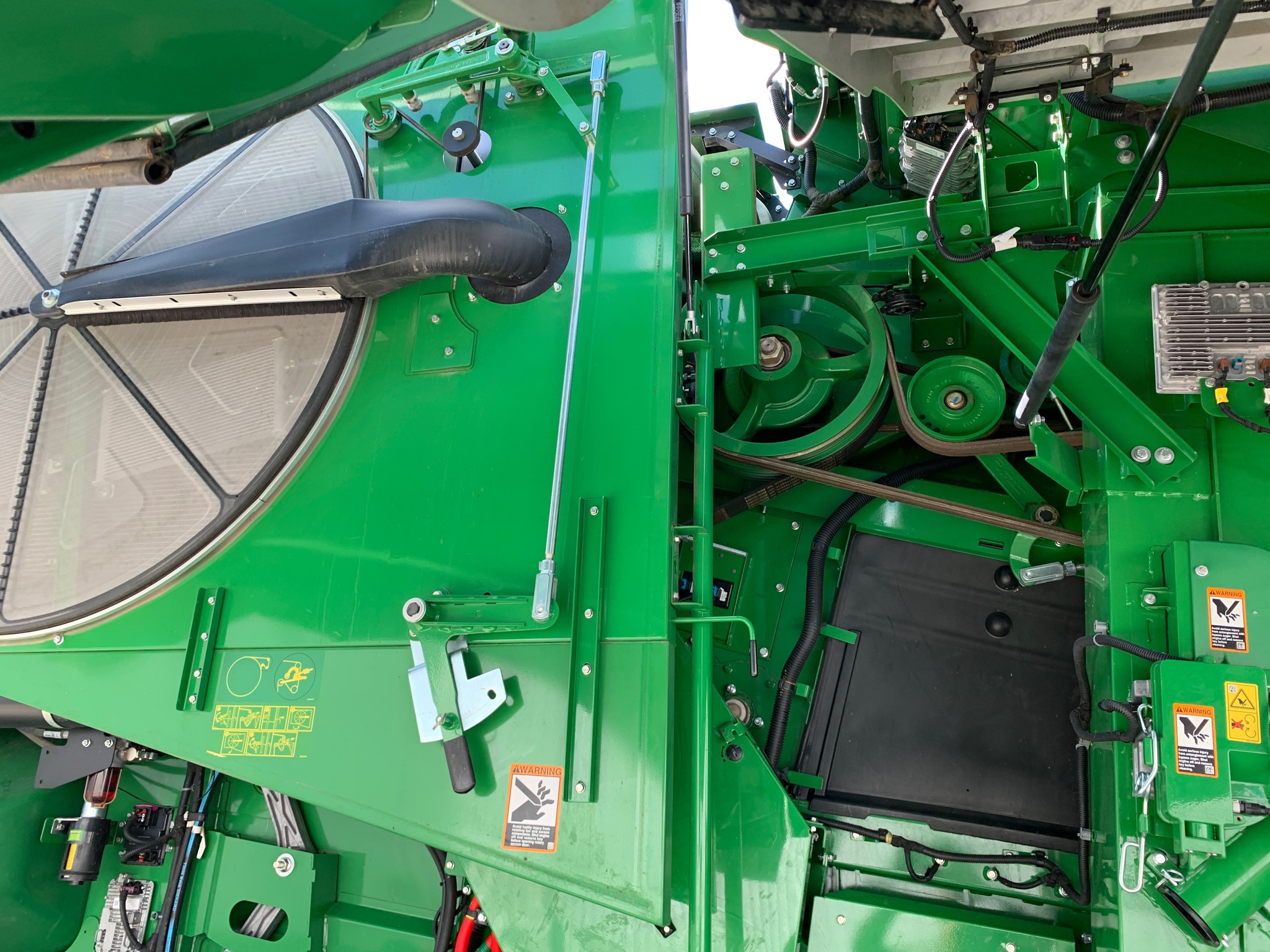  2023 John Deere X9 1000 at Heritage Tractor in Lamar, MO