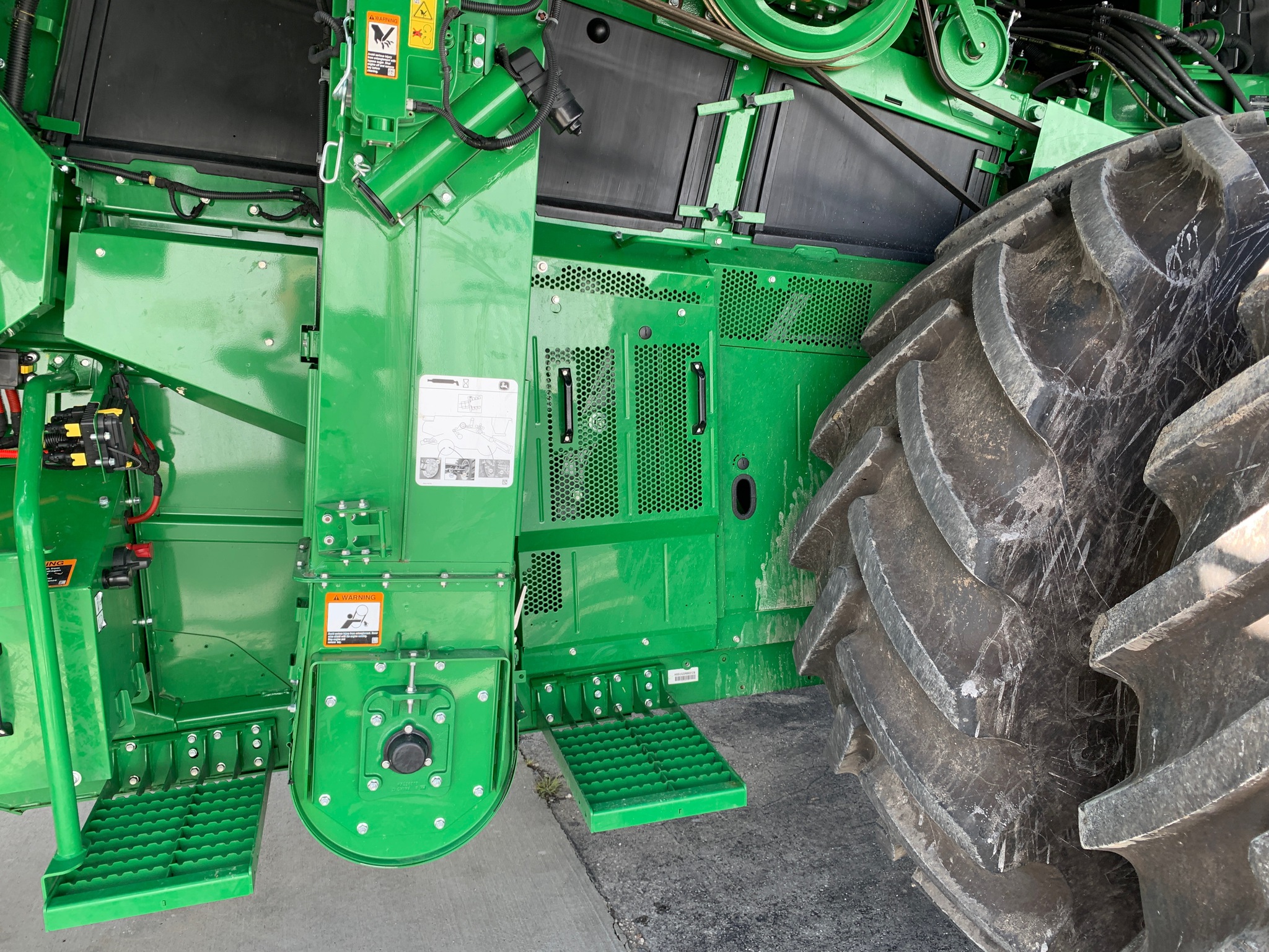  2023 John Deere X9 1000 at Heritage Tractor in Lamar, MO
