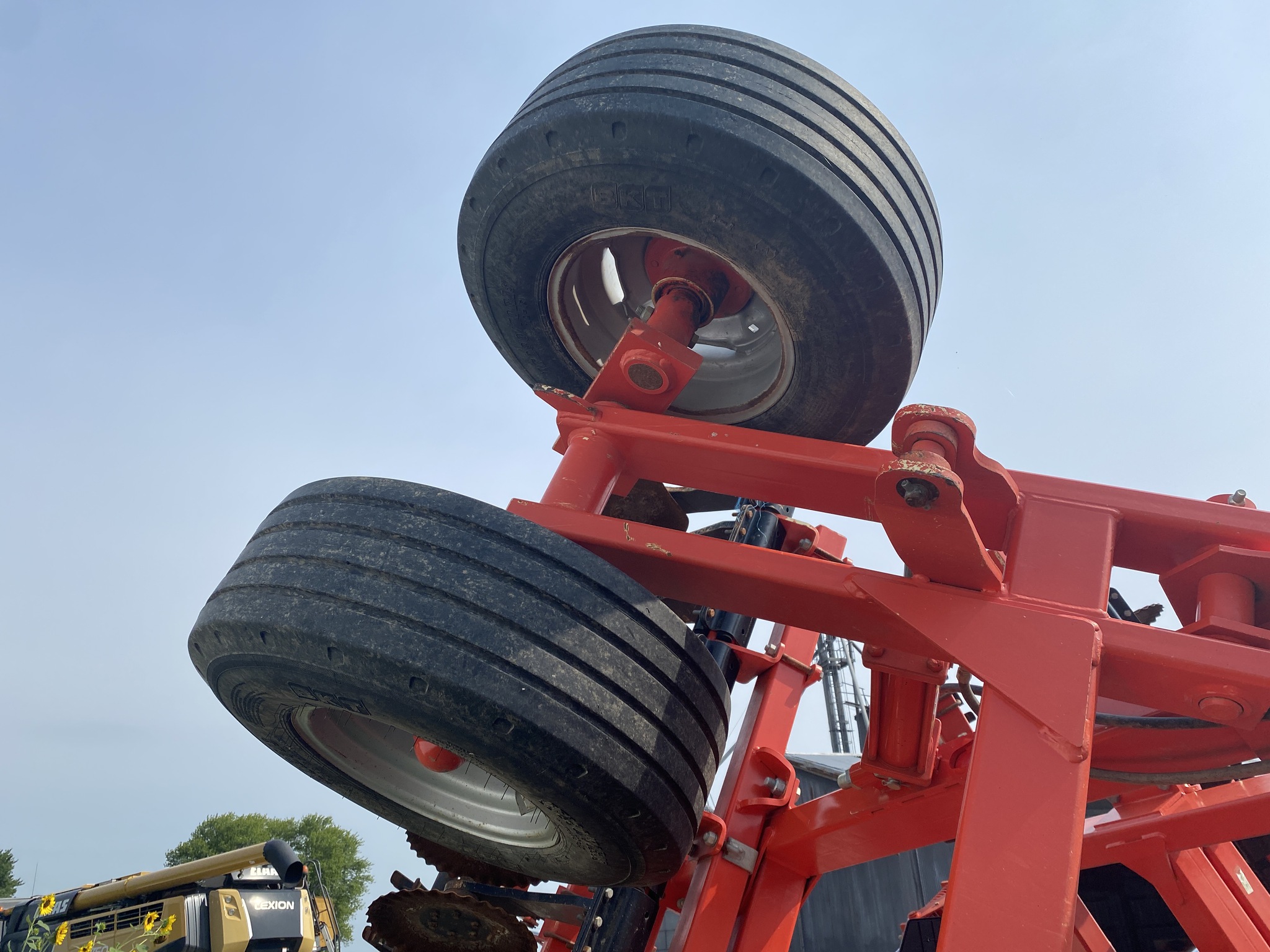 Used 2018 Krause 8050-20 Vertical Tillage at Koenig Equipment in Greenfield, IN - PhotoXL9