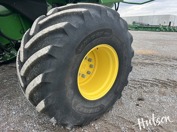 Photo of 2024 John Deere S780