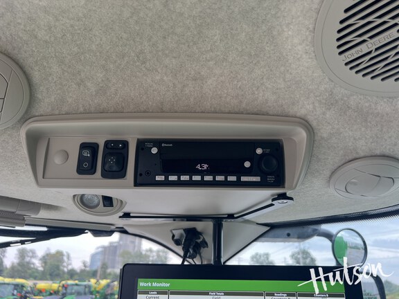 Photo of 2024 John Deere S780