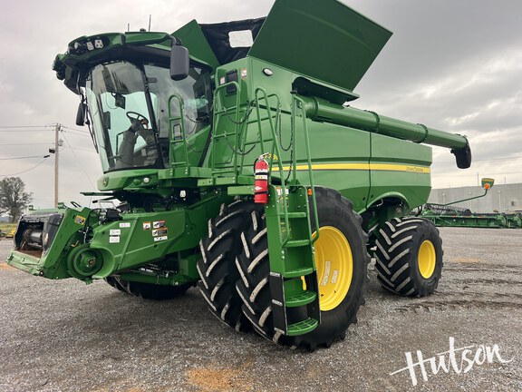 Photo of 2024 John Deere S780