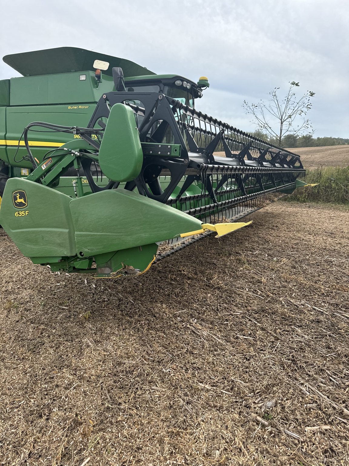 2010 John Deere 635F Image 3