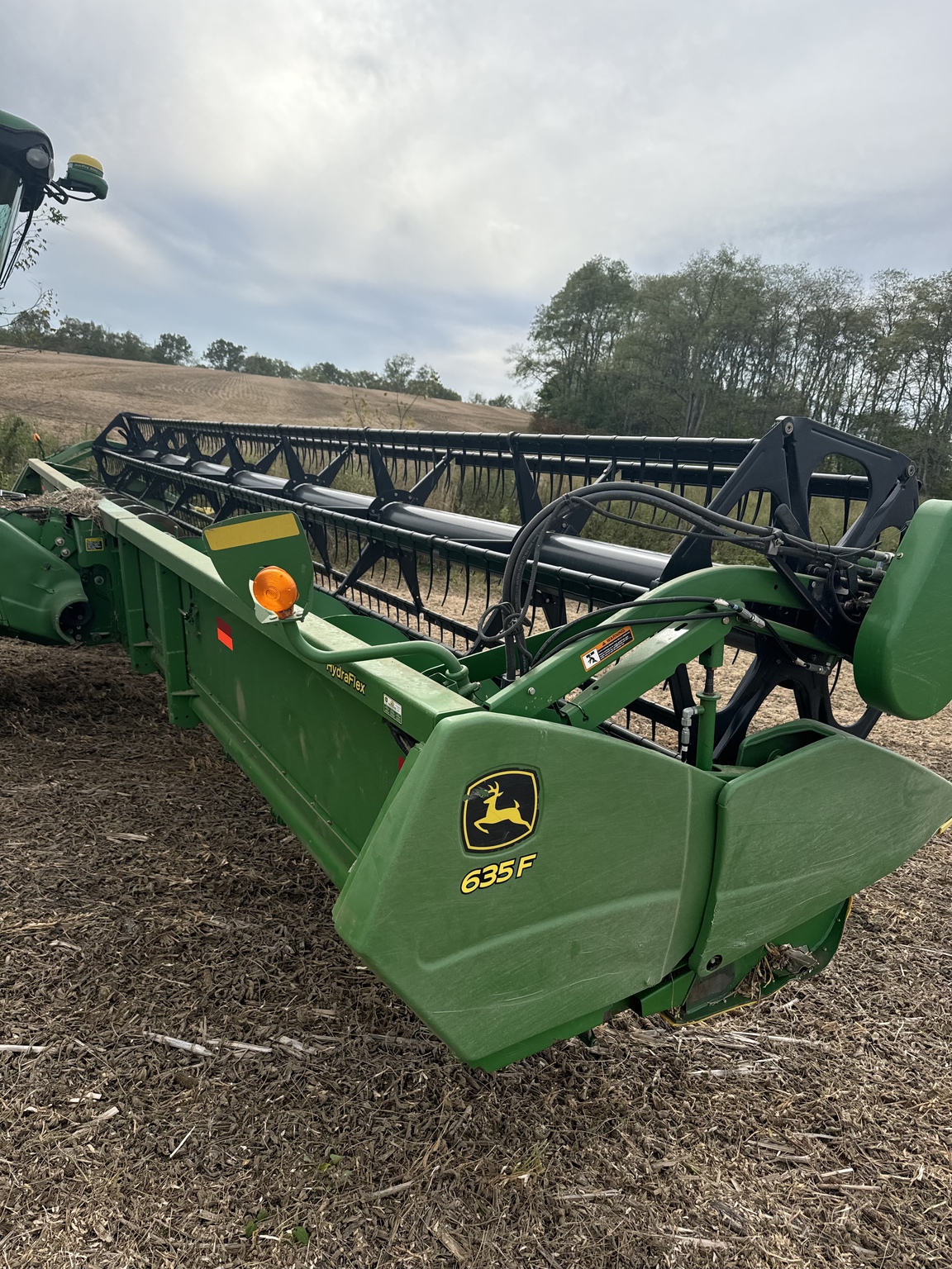 2010 John Deere 635F Image 2
