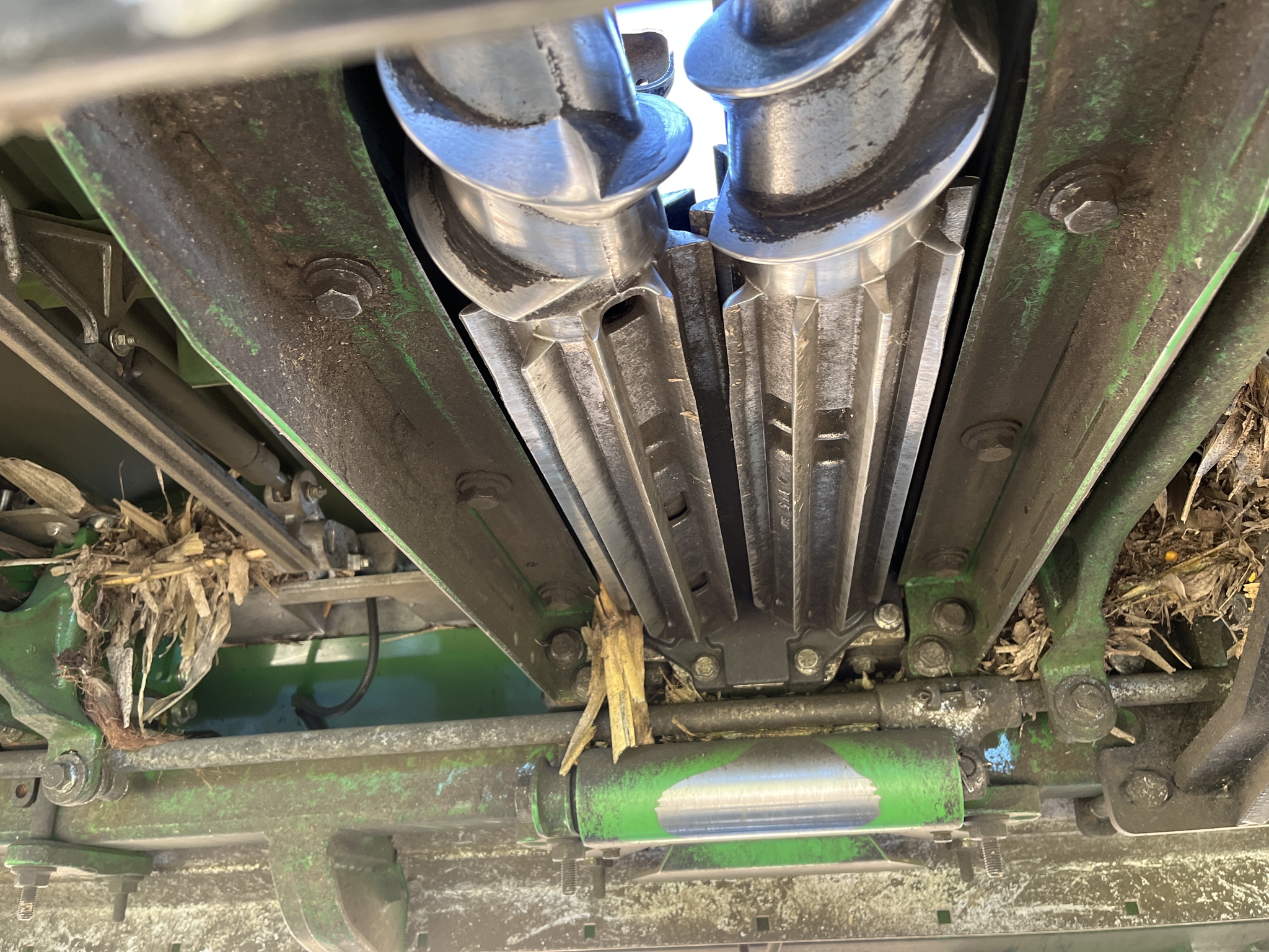Used 2023 John Deere C8R Corn and Row Crop headers at Koenig Equipment in Urbana, OH - PhotoXL22
