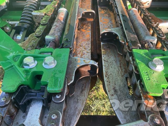 Used 2023 John Deere C8R Corn and Row Crop headers at Koenig Equipment in Urbana, OH - PhotoXL21