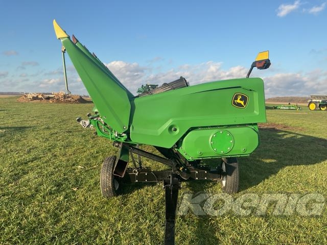 Used 2023 John Deere C8R Corn and Row Crop headers at Koenig Equipment in Urbana, OH - PhotoXL12