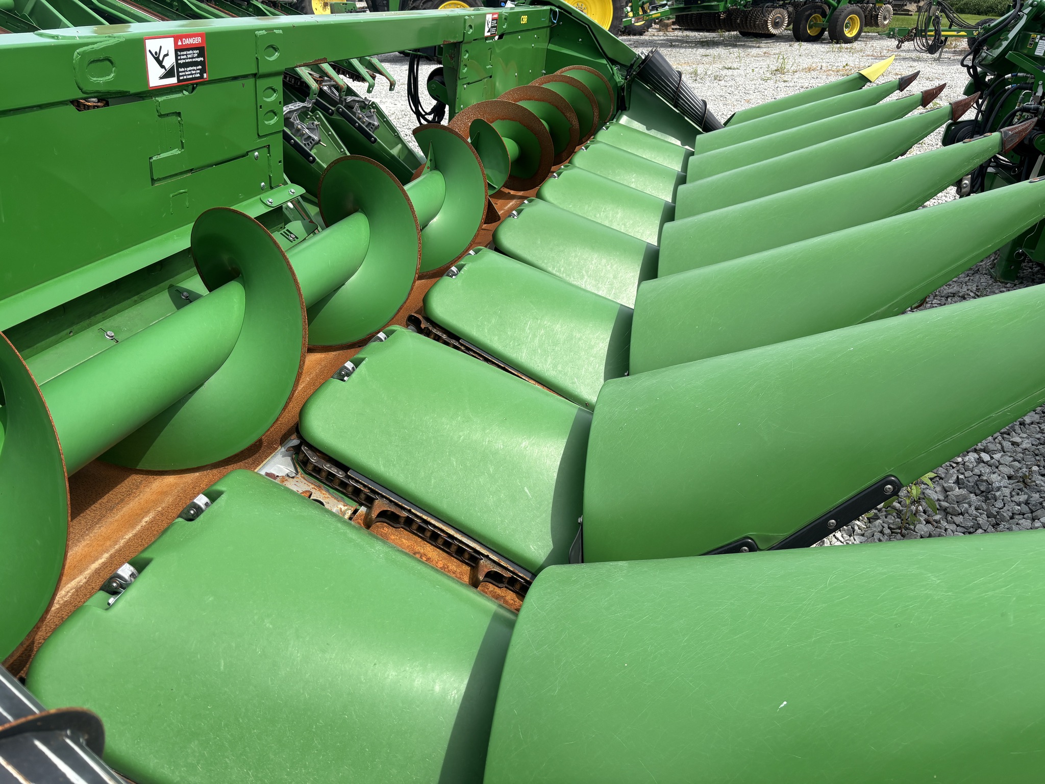 Used 2023 John Deere C8R Corn and Row Crop headers at Koenig Equipment in Urbana, OH - PhotoXL16