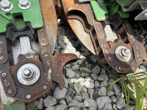 Used 2023 John Deere C8R Corn and Row Crop headers at Koenig Equipment in Urbana, OH - Photo20