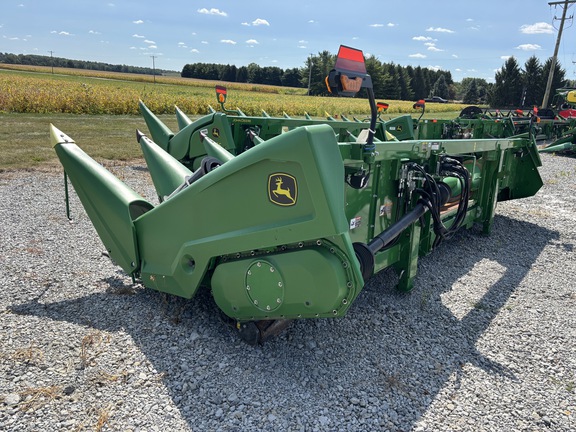 Used 2023 John Deere C8R Corn and Row Crop headers at Koenig Equipment in Urbana, OH - Photo2