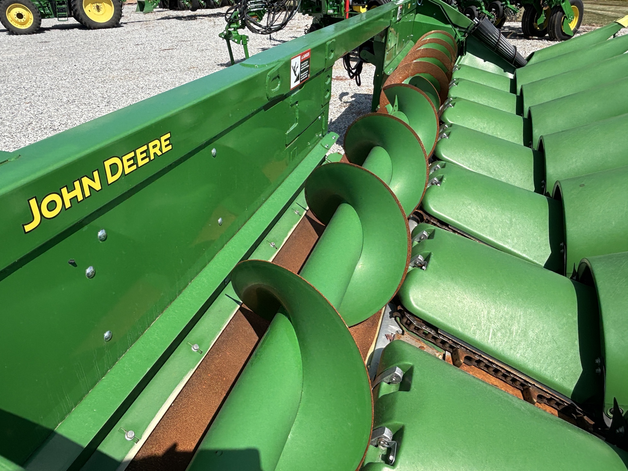 Used 2023 John Deere C8R Corn and Row Crop headers at Koenig Equipment in Urbana, OH - PhotoXL3