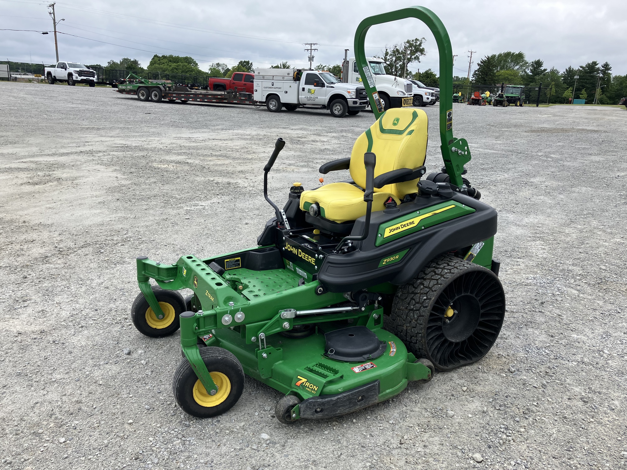 2022 John Deere Z930R Image 3