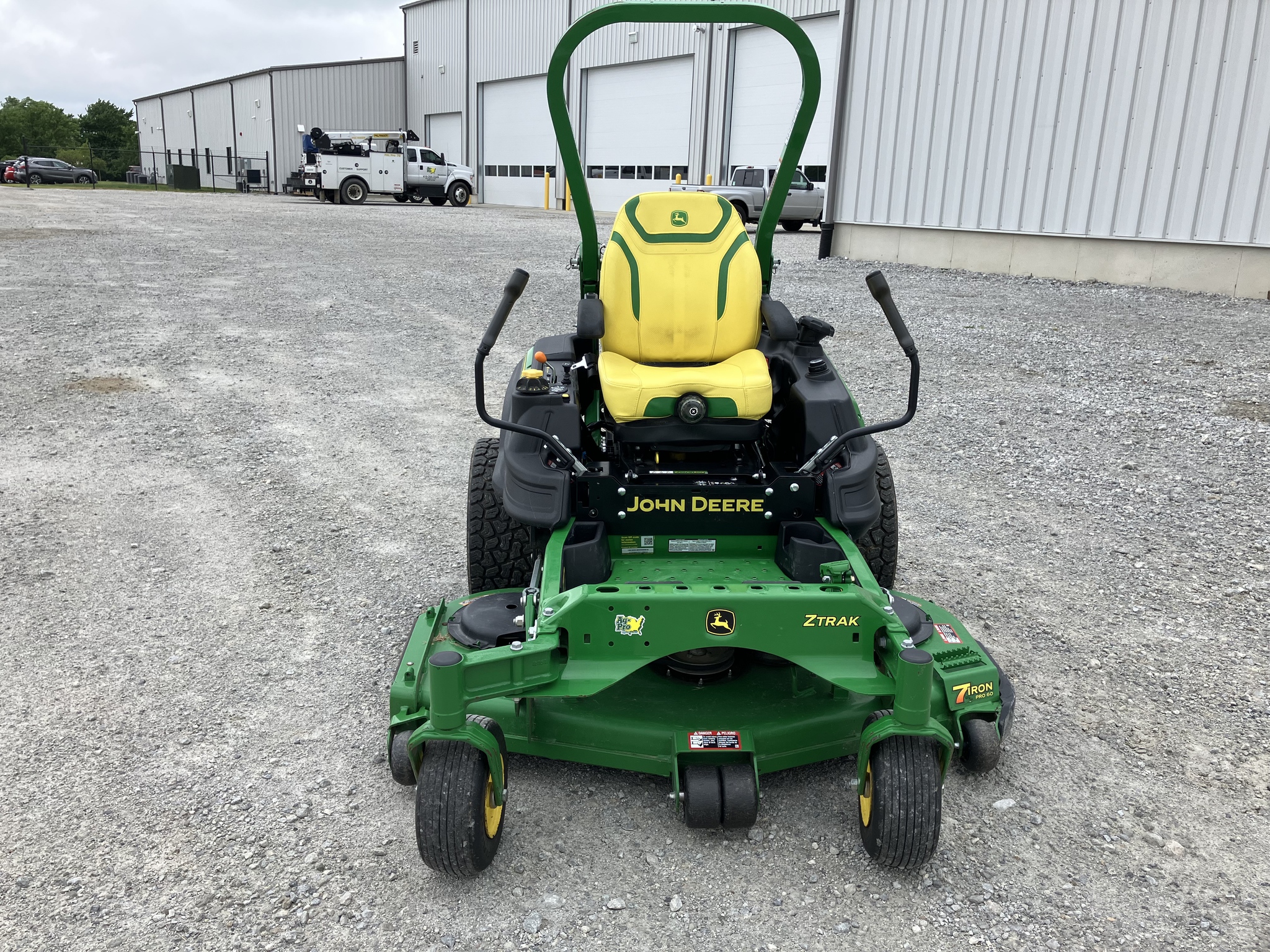 2022 John Deere Z930R Image 2