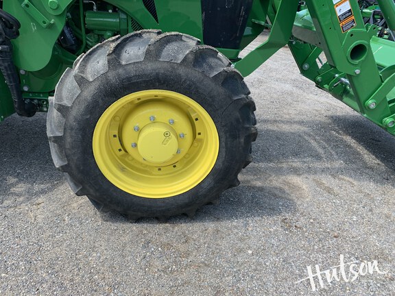 Photo of 2024 John Deere 5100E