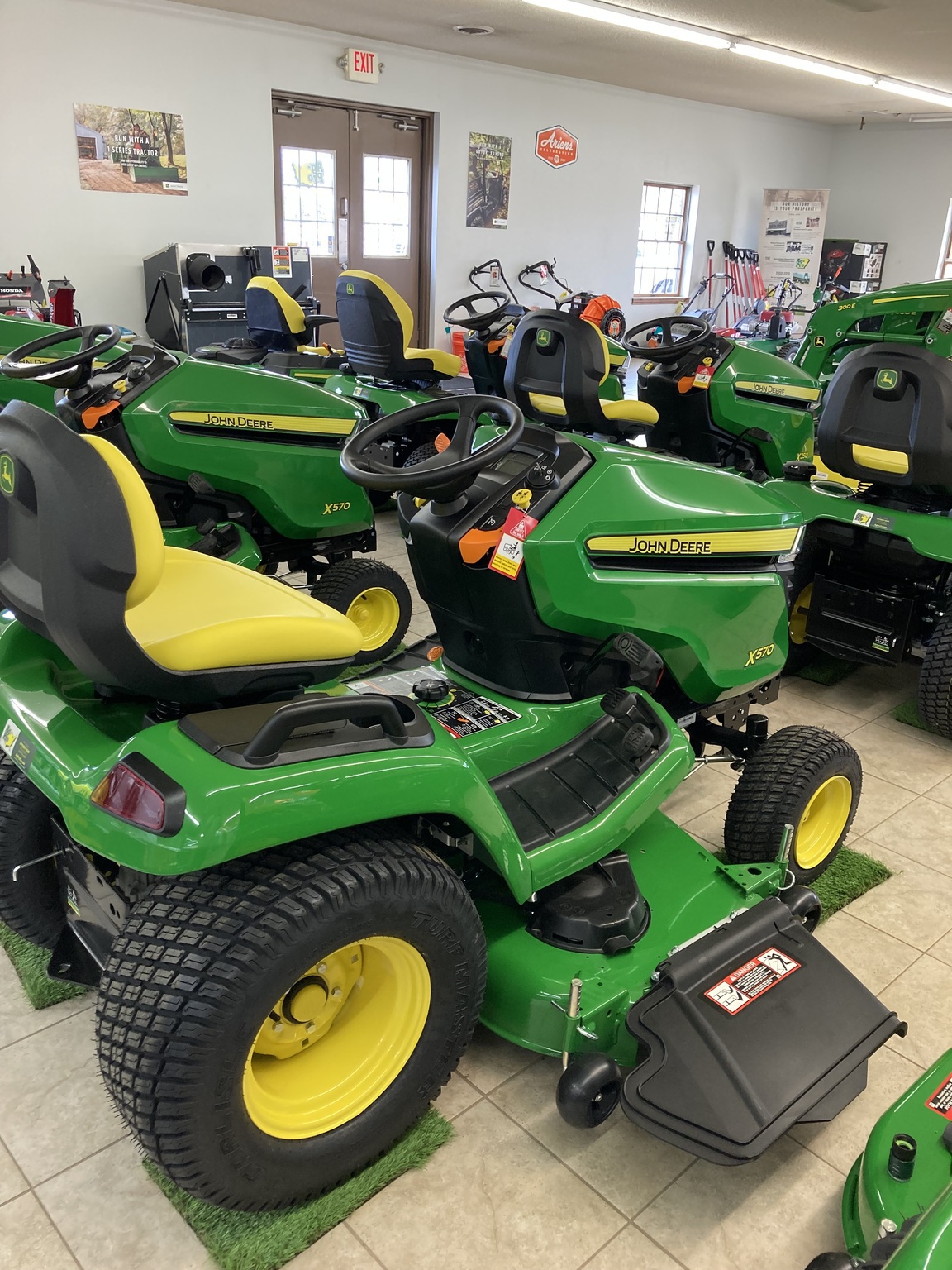 2025 John Deere x570 Image 2