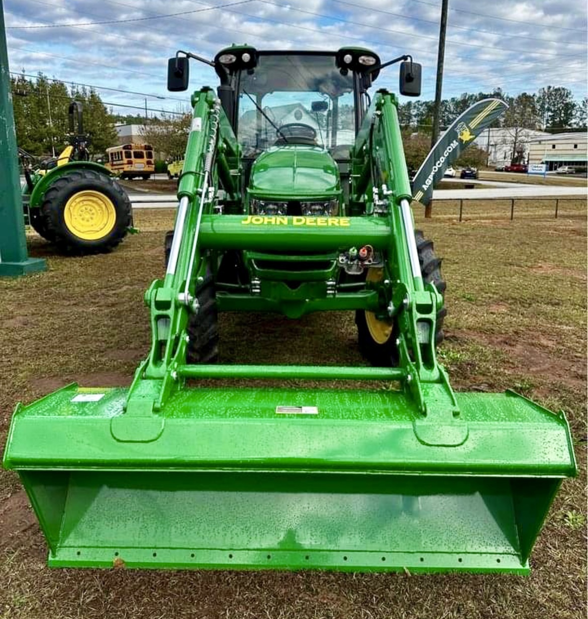 2025 John Deere 5075M Image 2