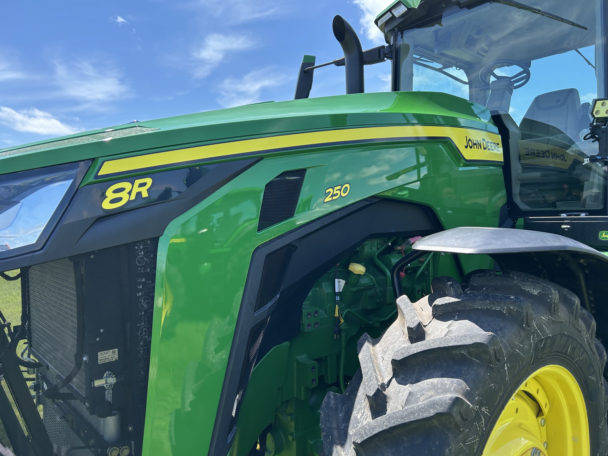  2024 John Deere 8R 250 at Heritage Tractor in Lacon, IL
