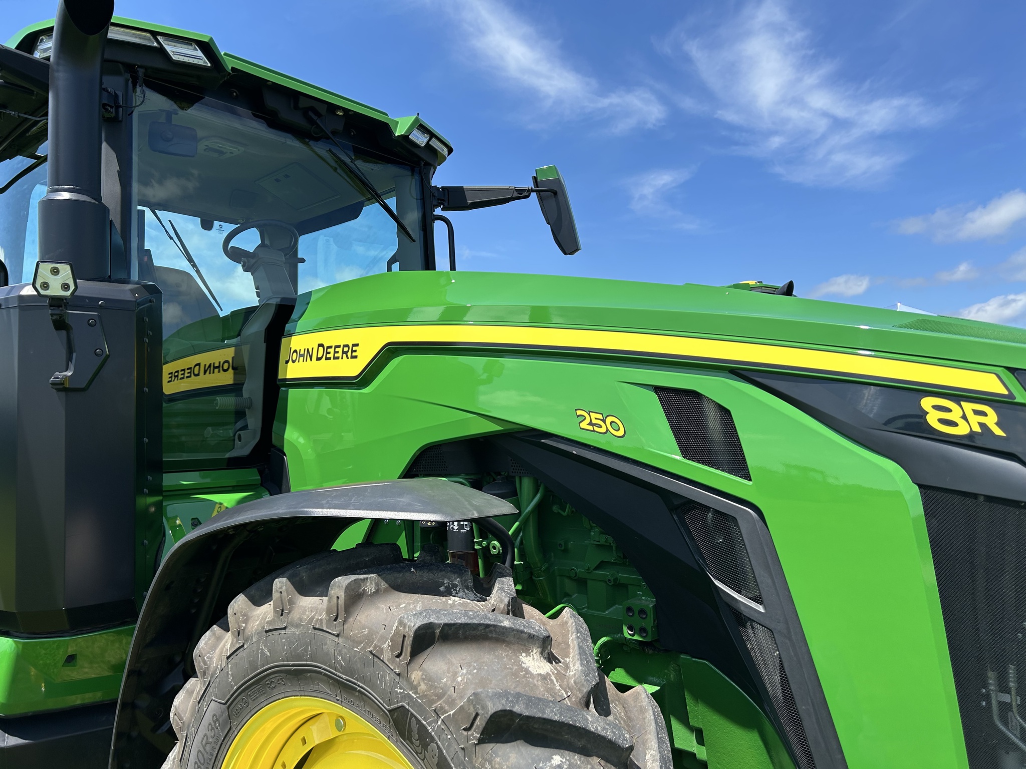  2024 John Deere 8R 250 at Heritage Tractor in Lacon, IL