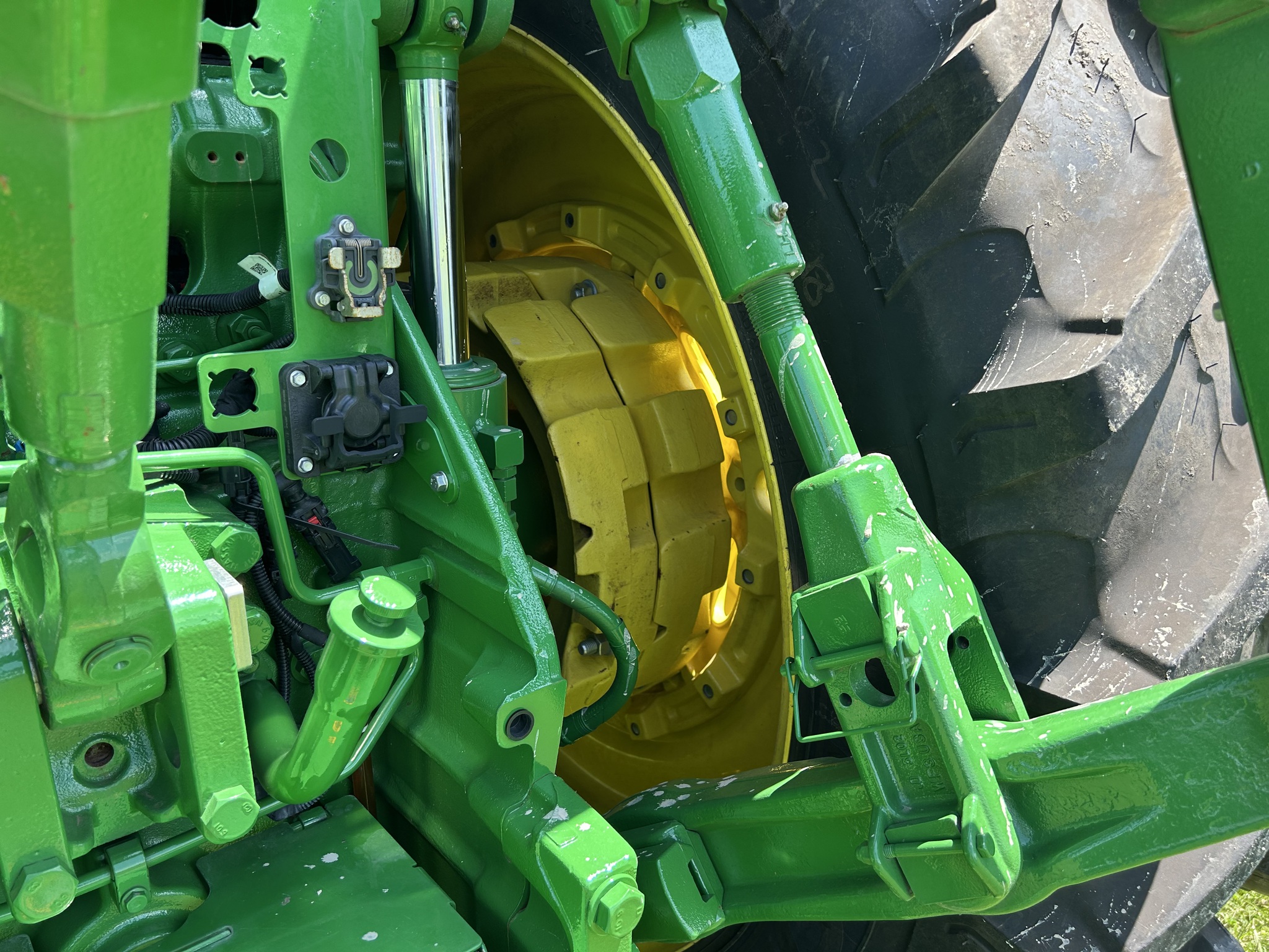  2024 John Deere 8R 250 at Heritage Tractor in Lacon, IL