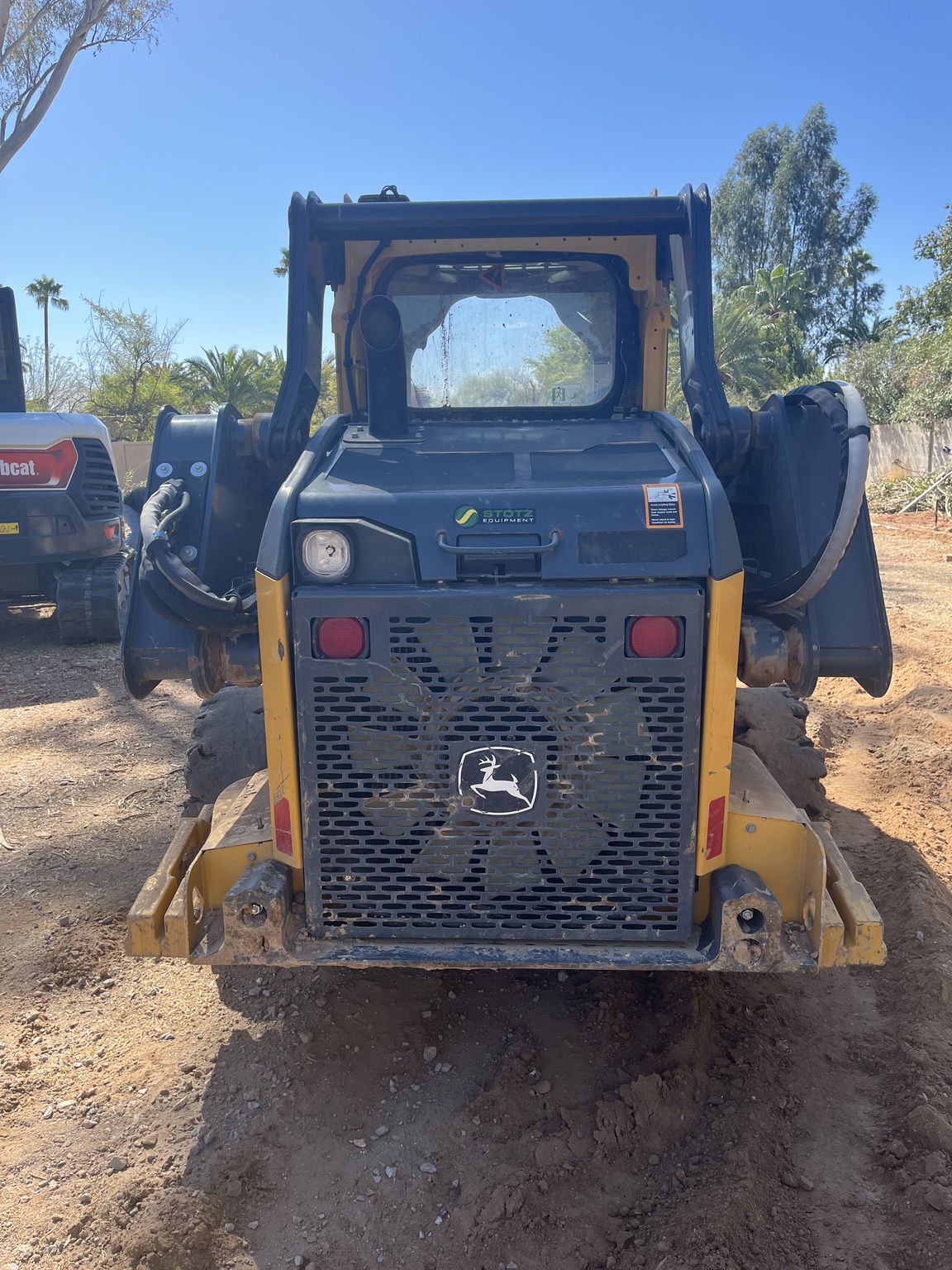 2023 John Deere 324G Image 2