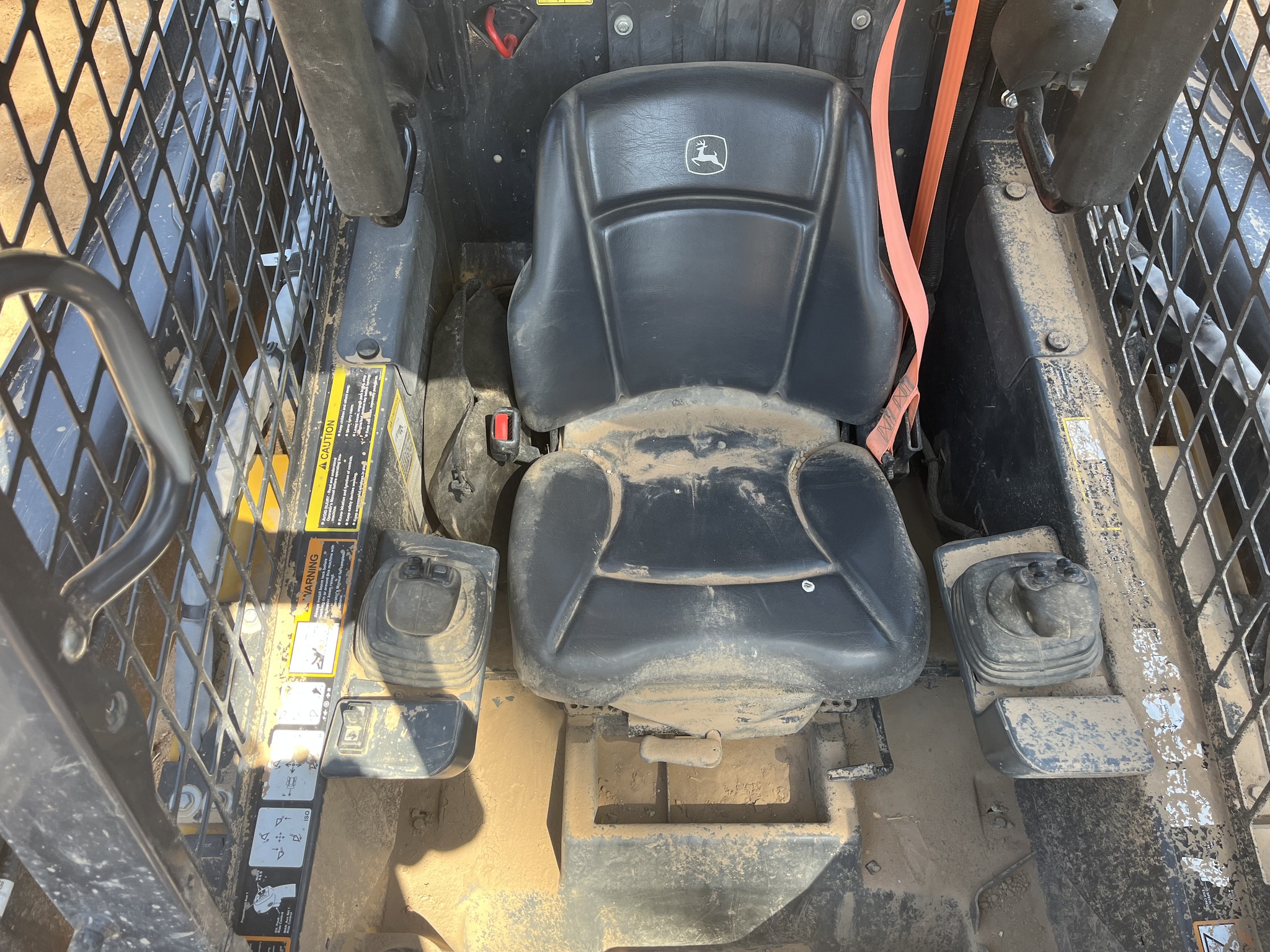 2023 John Deere 324G Image 5