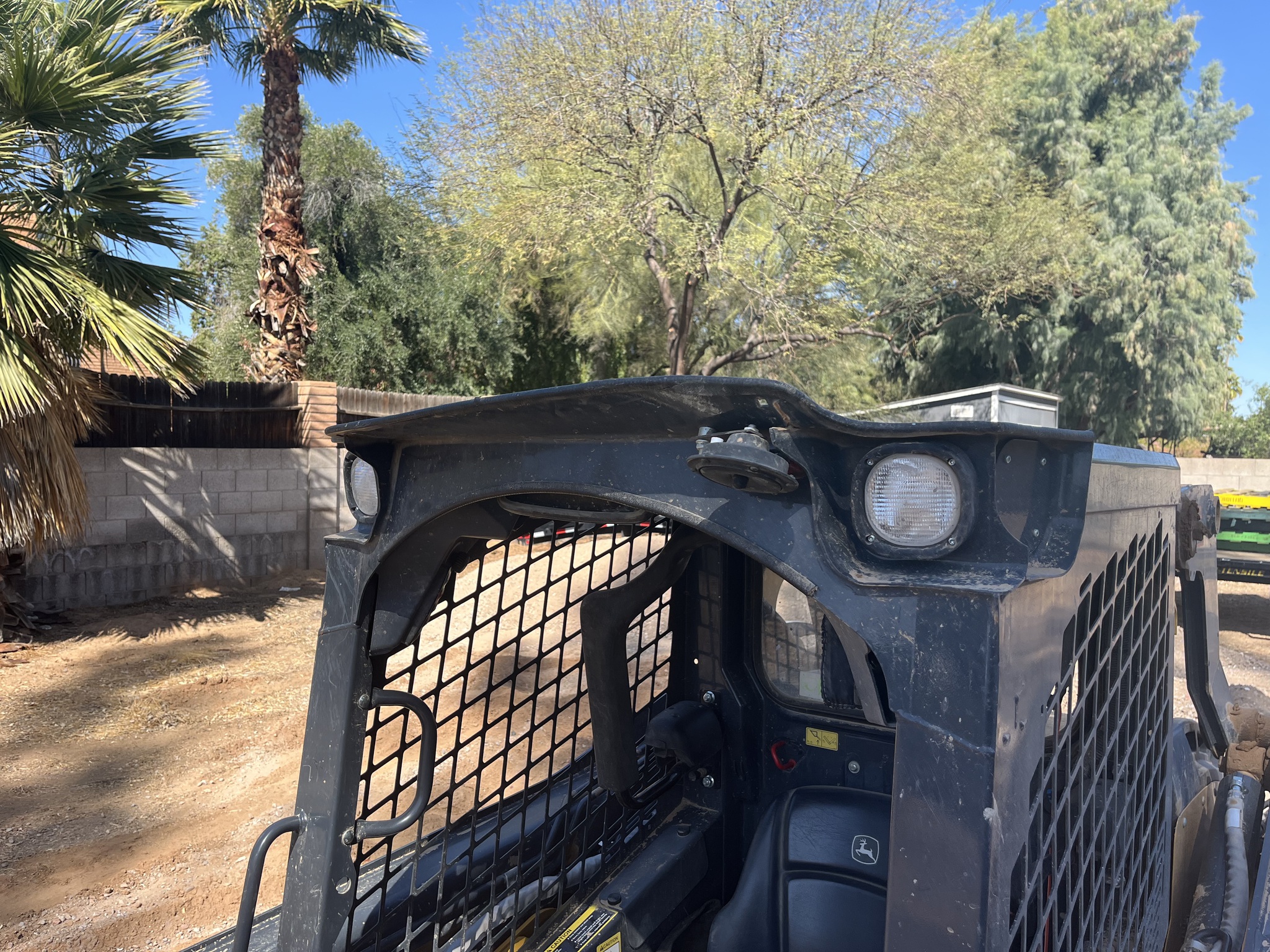 2023 John Deere 324G Image 17