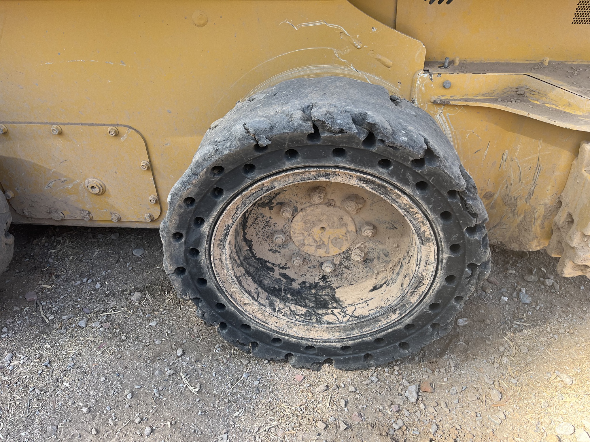 2023 John Deere 324G Image 20