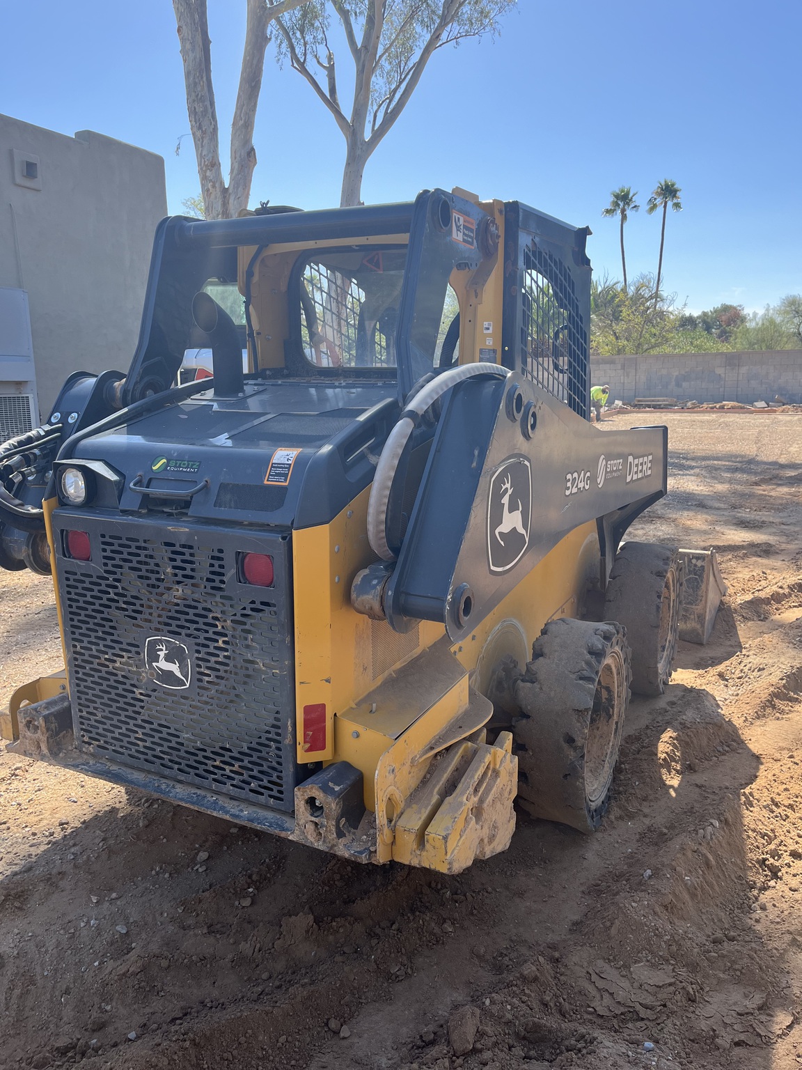 2023 John Deere 324G Image 3