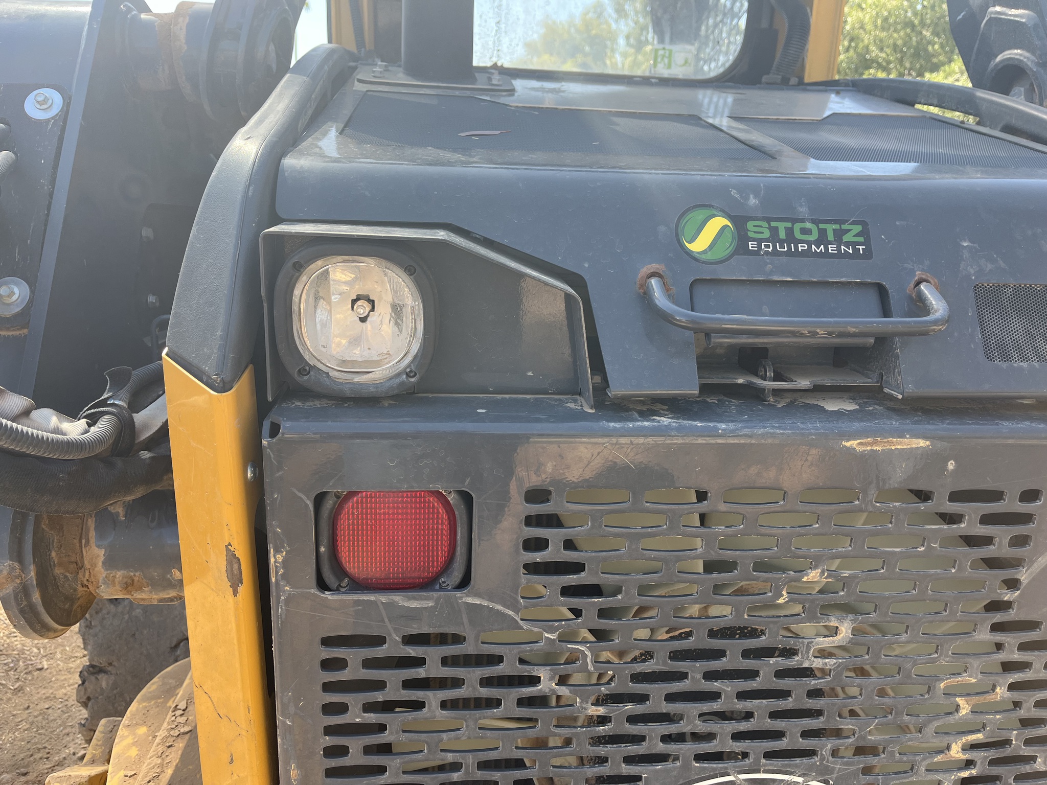 2023 John Deere 324G Image 8