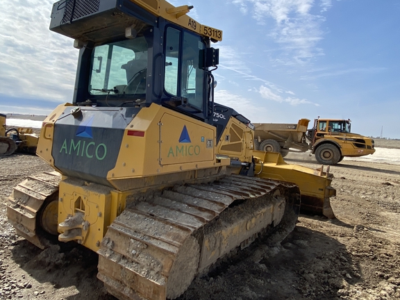 Photo of a 2020 John Deere 750L