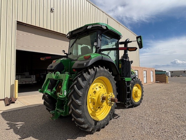 2023 John Deere 8R 250 Image 5