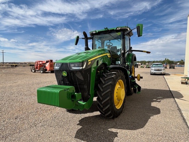 2023 John Deere 8R 250 Image 1