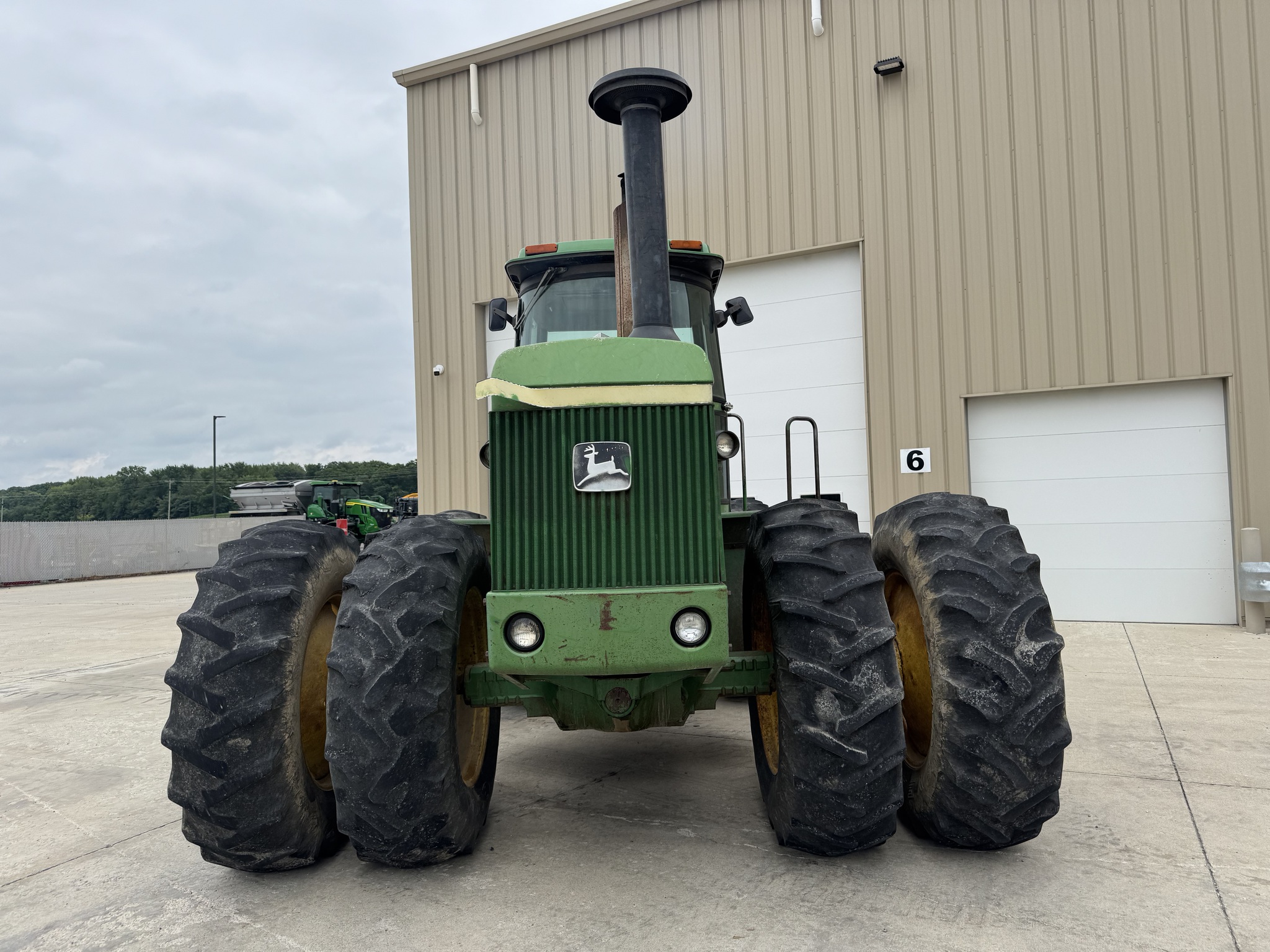 1975 John Deere 8430 Image 8