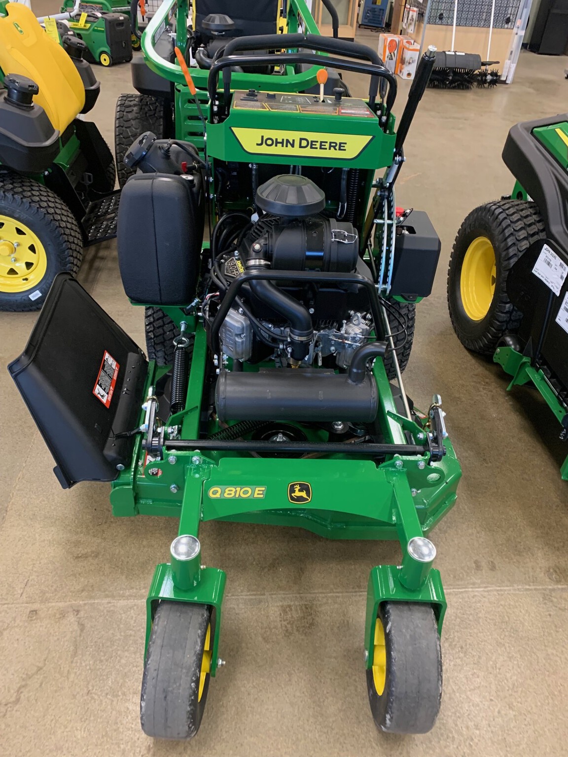 2025 John Deere Q810E Image 1