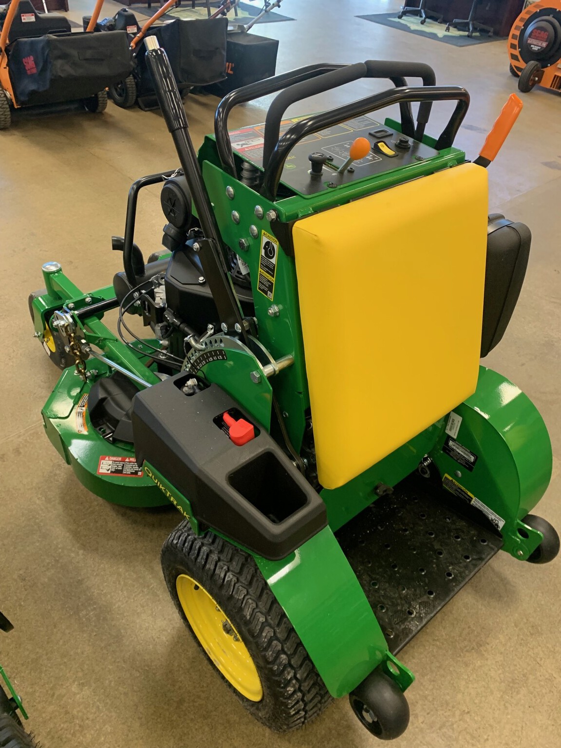 2025 John Deere Q810E Image 3