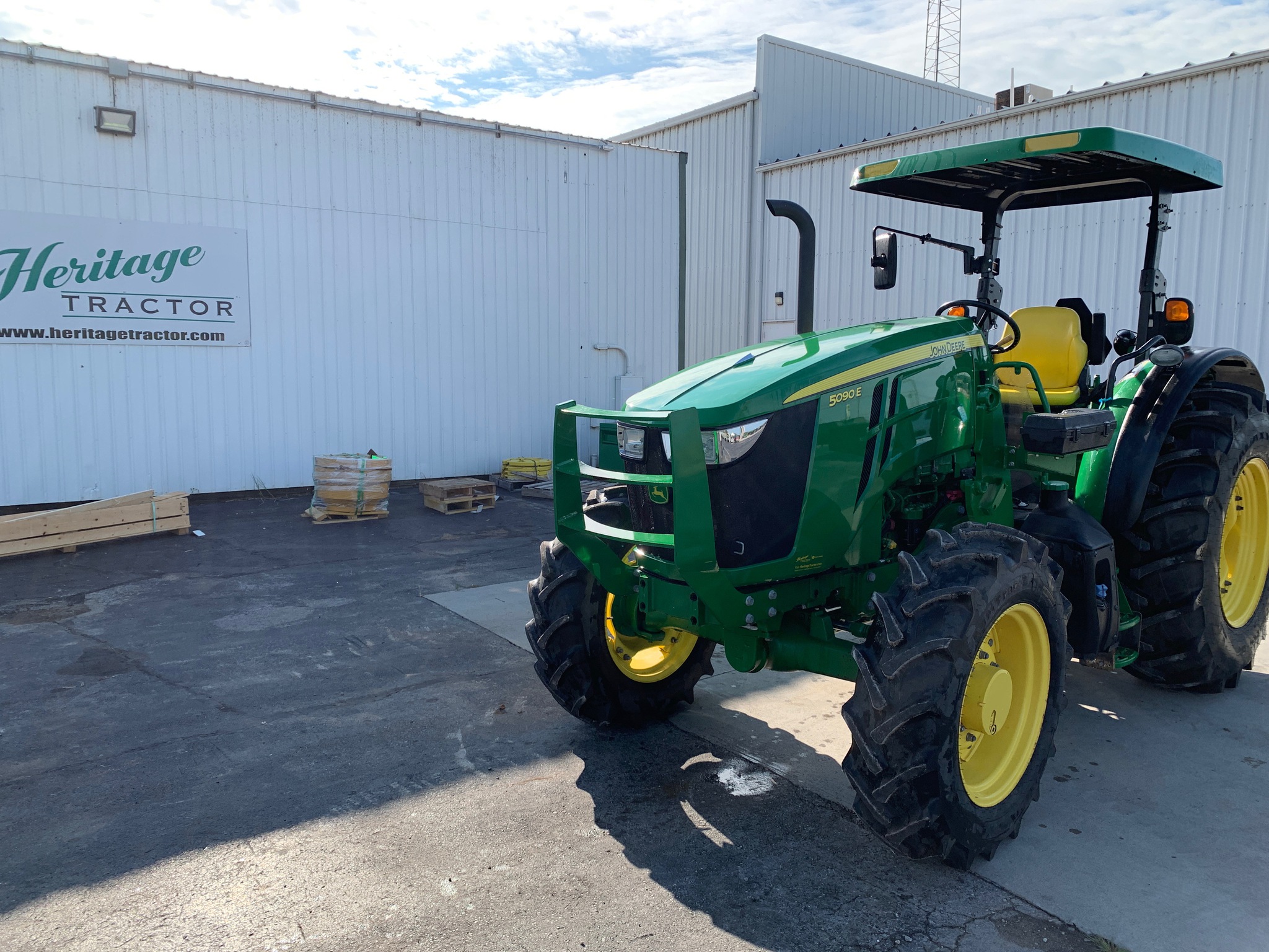  2019 John Deere 5090E at Heritage Tractor in Lamar, MO