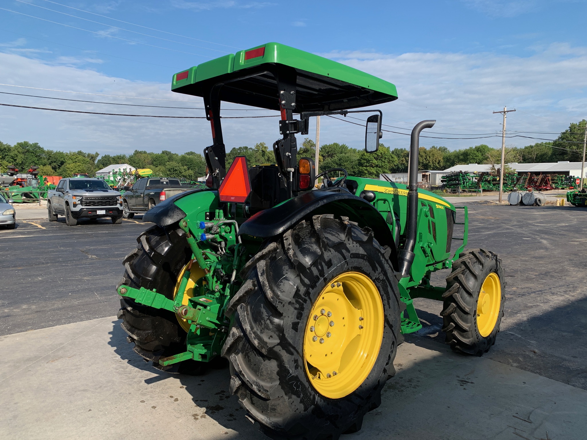  2019 John Deere 5090E at Heritage Tractor in Lamar, MO